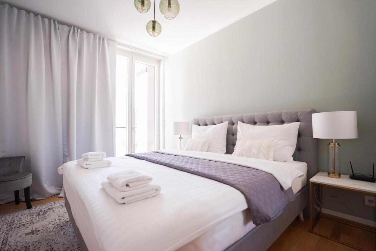 Exclusive 2-Bedroom Condo With Pool & Balcony Vienna Exterior photo